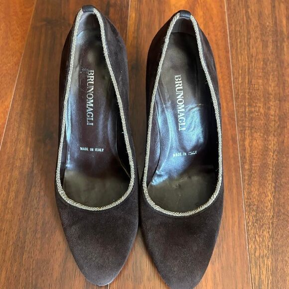 Bruno Magli Women's Brown Pumps - Picture 8 of 8